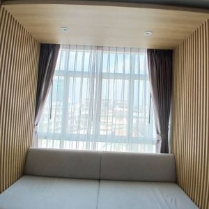 รับติดตั้งม่านม้วนซันสกรีนและผ้าม่านทึบโปร่ง